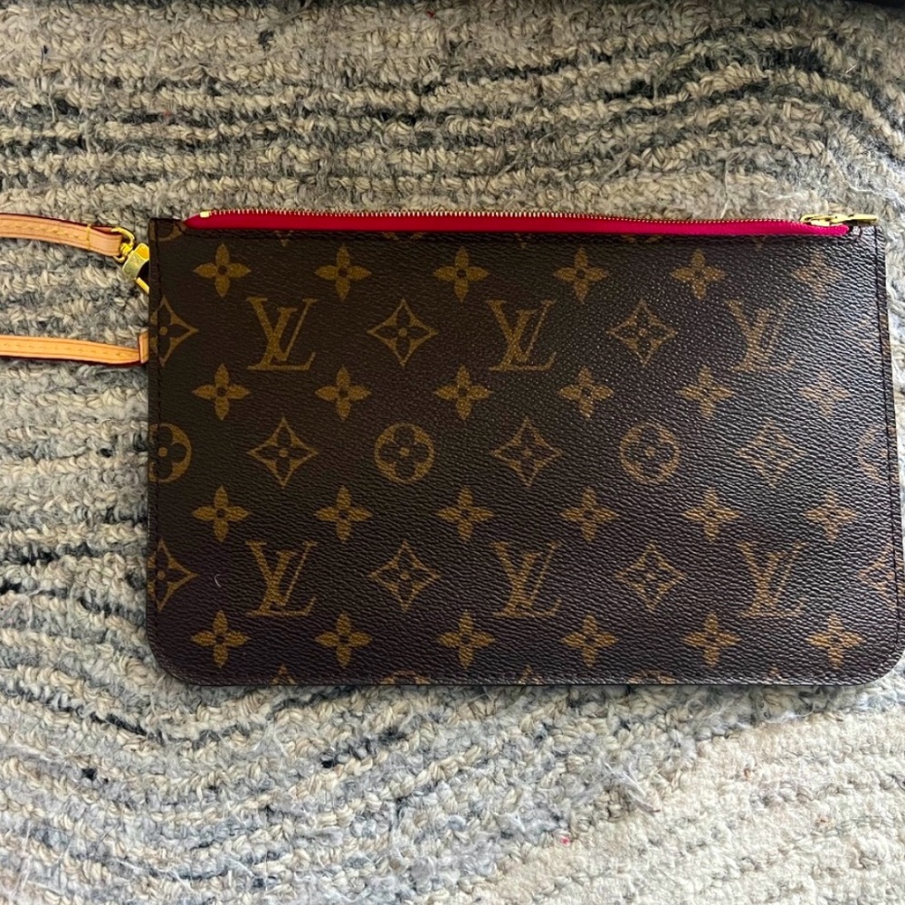 Louis Vuitton Neverfull GM Pouch/ wristlet
